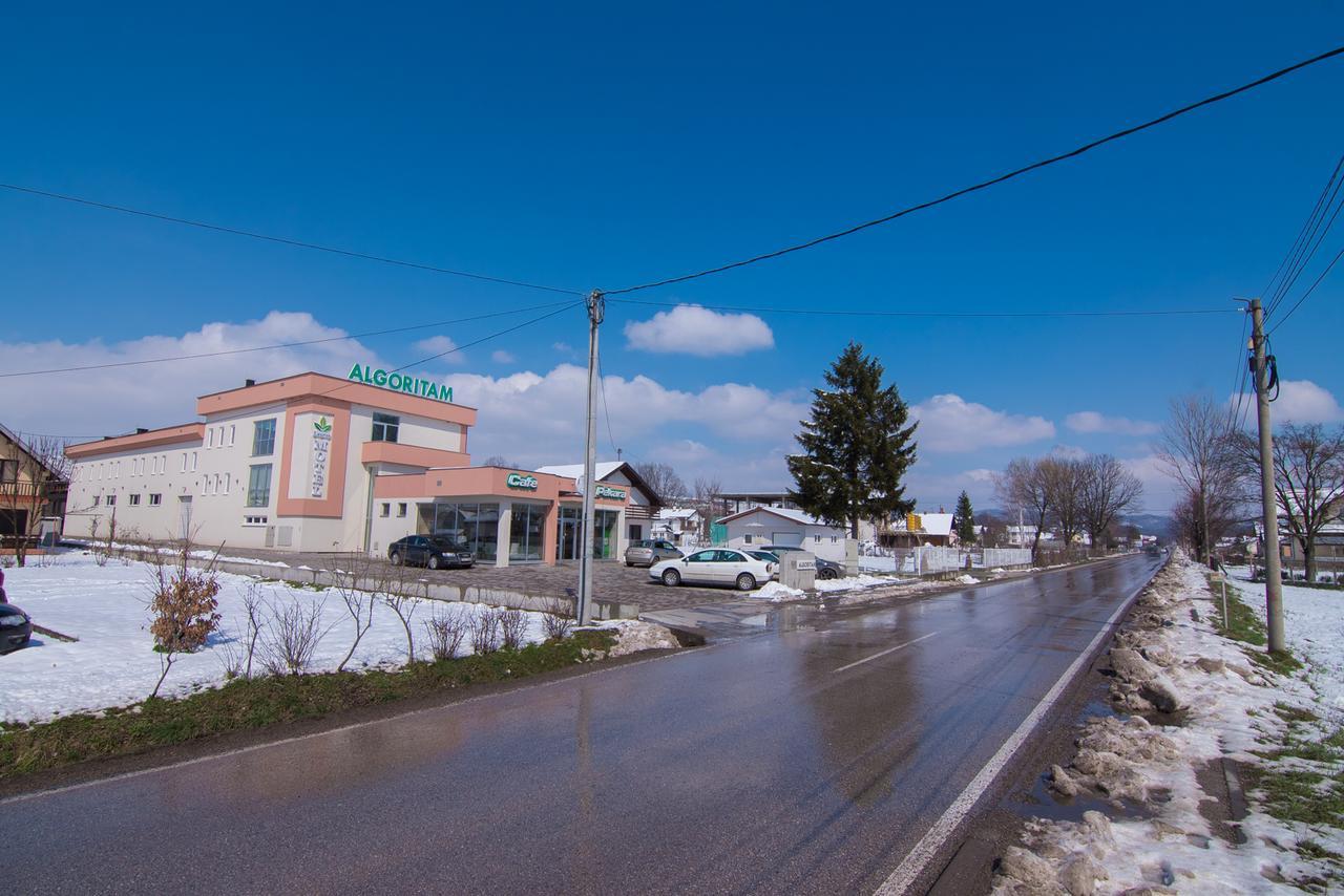 Laurus Motel Airport Tuzla Zivinice Exterior photo
